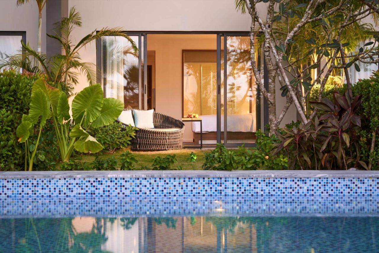 Moevenpick Villas & Residences Дуонг-Донг Экстерьер фото A pool villa at The Village
