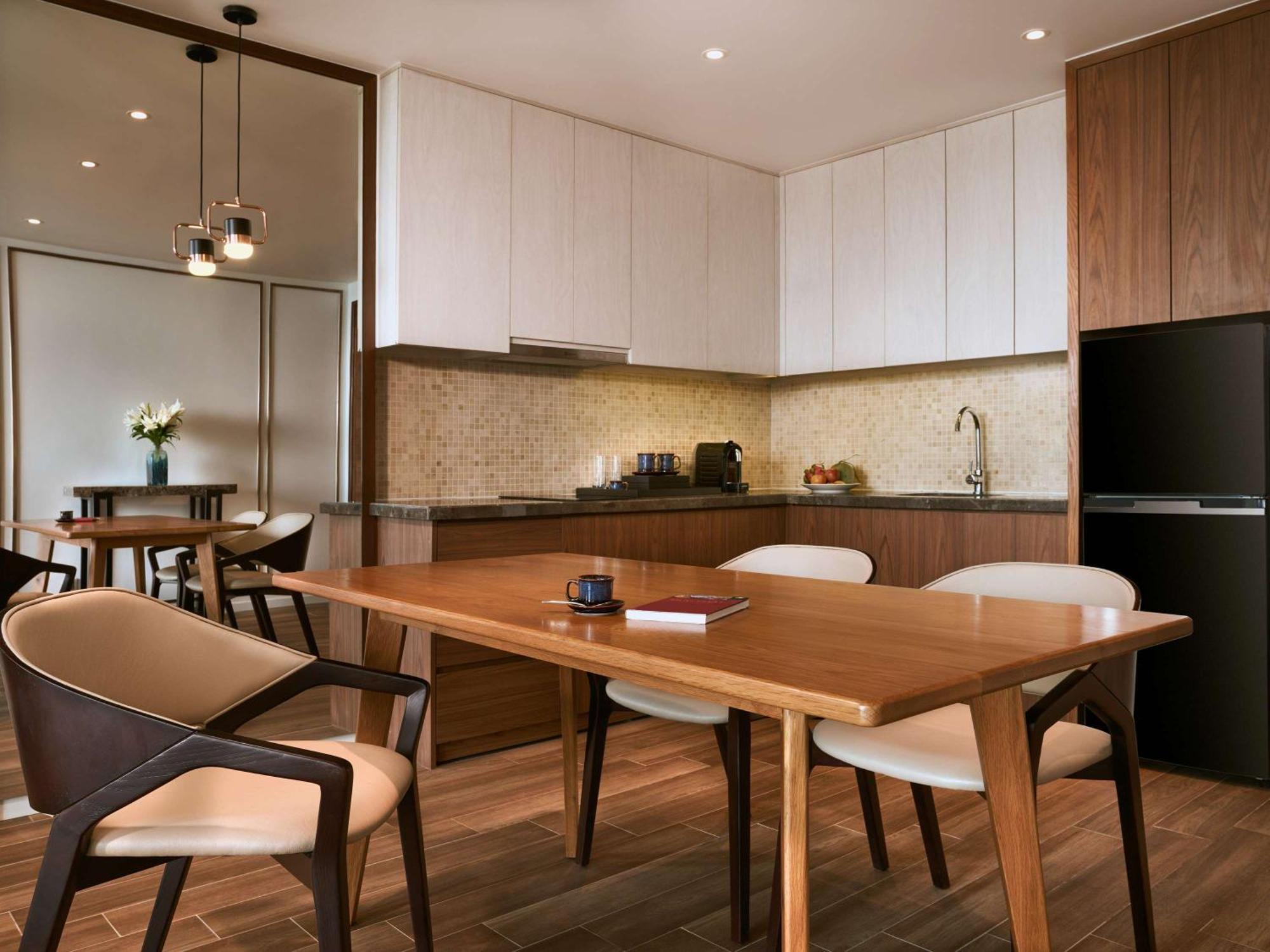 Moevenpick Villas & Residences Дуонг-Донг Экстерьер фото A kitchen