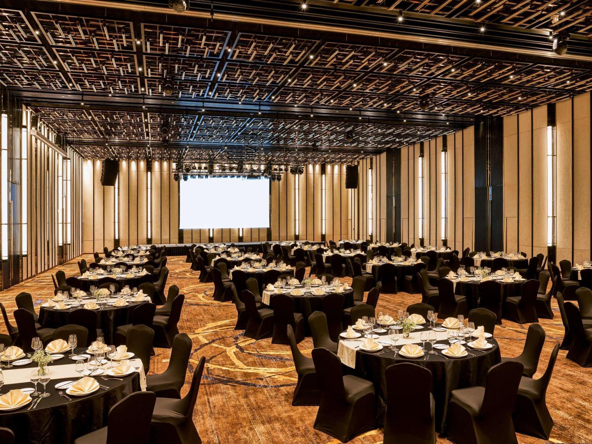 Moevenpick Villas & Residences Дуонг-Донг Экстерьер фото The Grand Ballroom