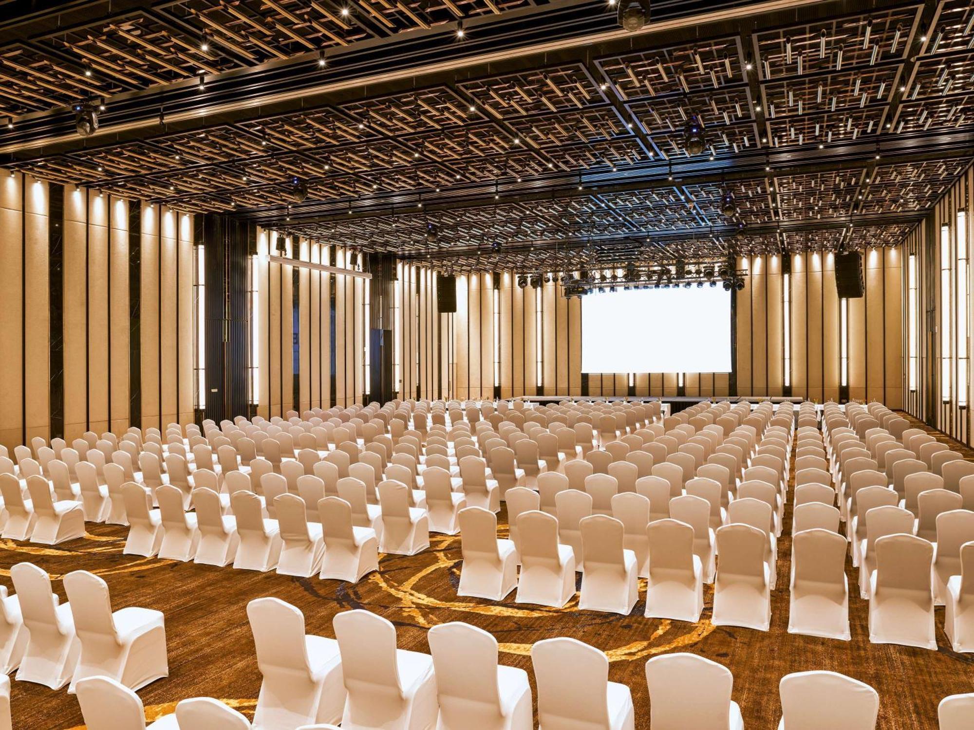 Moevenpick Villas & Residences Дуонг-Донг Экстерьер фото The Grand Ballroom